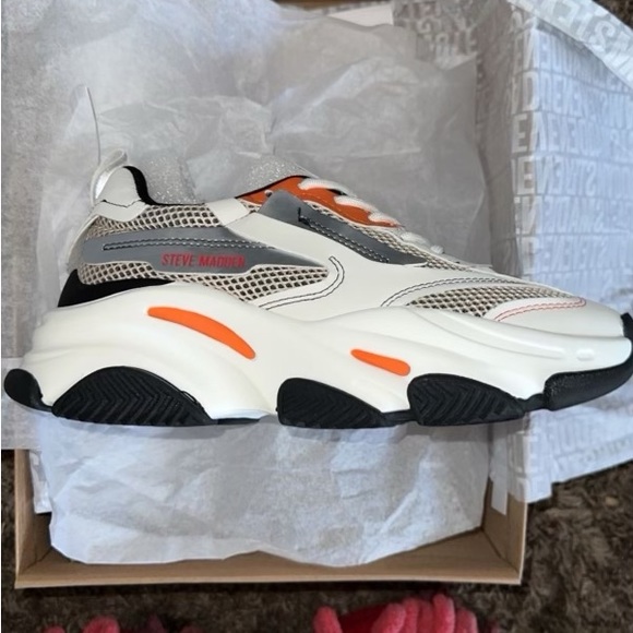 Steve Madden tennis shoes - Picture 2 of 3